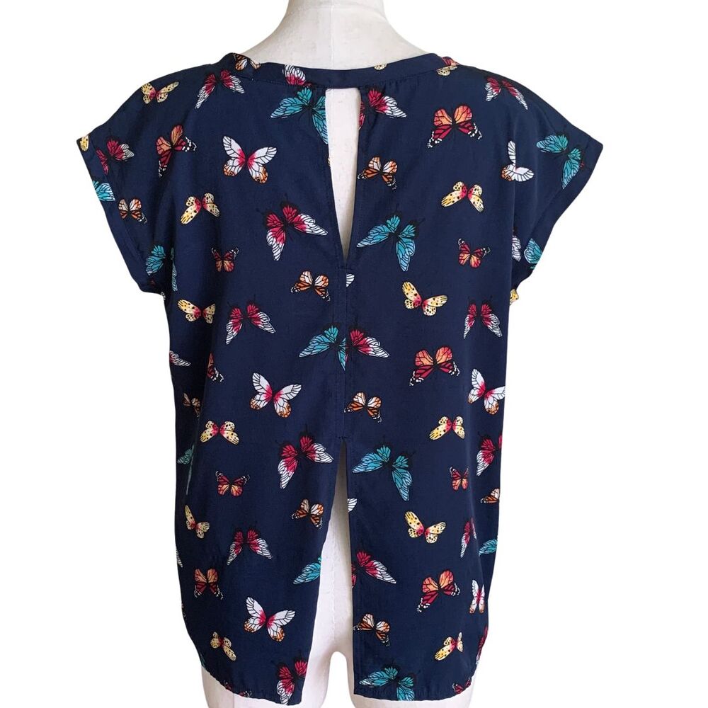 Abercrombie & Fitch Butterfly Print Blouse Size M Navy Short Sleeve Keyhole Back - Picture 2 of 11